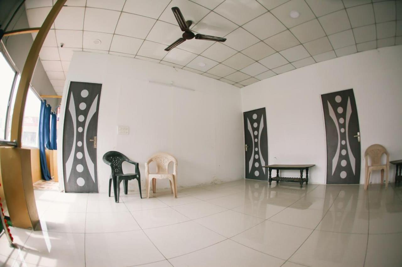 Maa Vaibhav Laxmi Guest House Rishikesh Bagian luar foto
